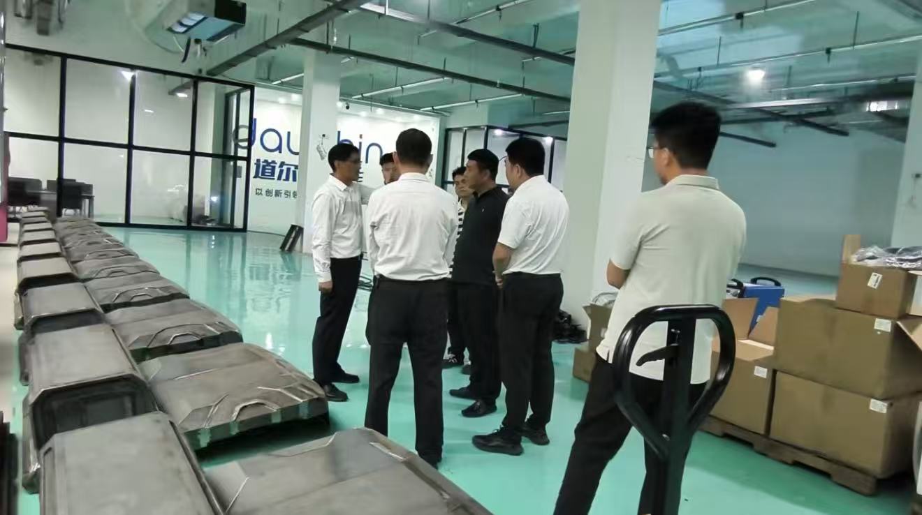 Foto 3 de la fábrica de robots de soldadura Daophin